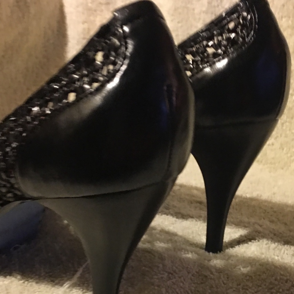 Poetic Licence Prickly Pear Black Pumps - Picture 6 of 8